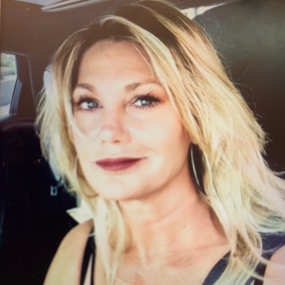 Meet your Posher, Dana - Picture 1 of 1